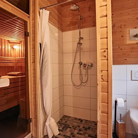 Nina Am Riedener Waldsee